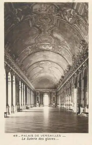 Postcard France Palais de Versailles la galerie des glaces