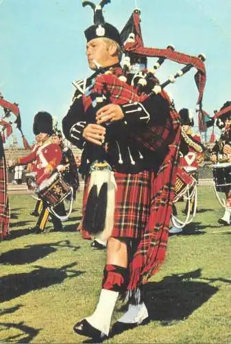 Postcard Uk Scotland parade bagpiper uniform soldier