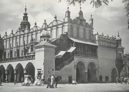 Postcard Poland Krakow the clothiers Hall