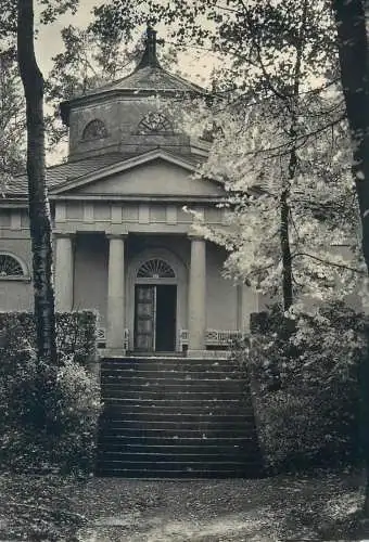 Postcard Germany Weimar Goethe und Schillergruft