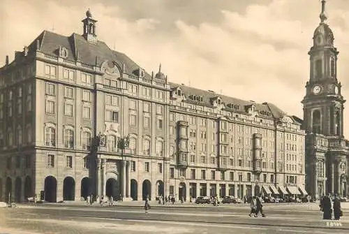 Postcard Germany Dresden Haus Altmark mit Kreuzkirche
