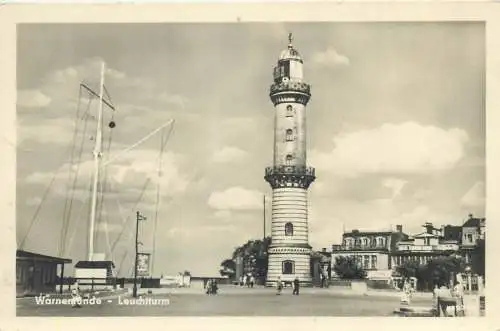 Postcard Germany Warnemunde Leuchtturm