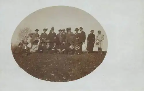Postcard anonymous people outdoor scenery men and women group picture