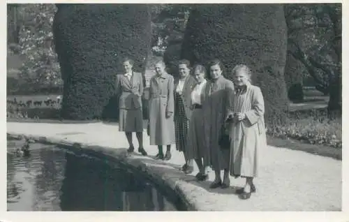 Postcard anonymous people vintage photo women group friends in the park