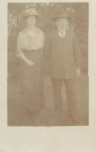 Postcard anonymous people husband and wife family photo