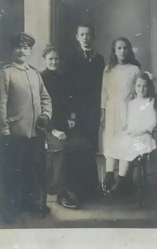 Social History vintage real photography anonymous people children and parents family picture