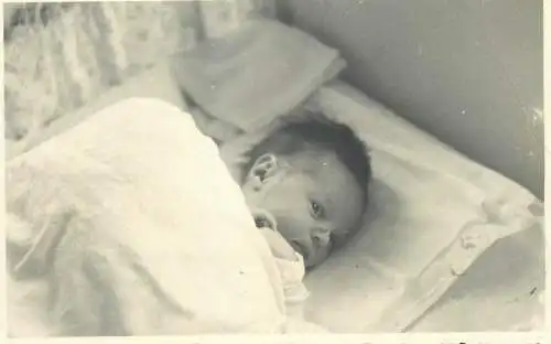 Social History 1938 vintage real photo little boy confused funny face