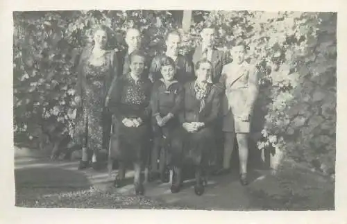 Social History vintage photo family group picture