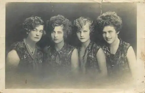 Vintage studio photography atelier photographers anonymous people beautiful smiling women group picture