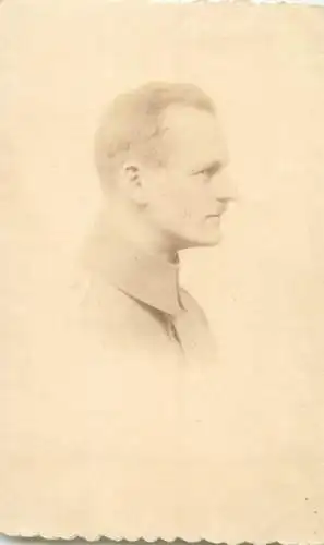 R. Herbst Hofphotograph Heidelberg Vintage studio photography atelier photographers anonymous person soldier profile pic