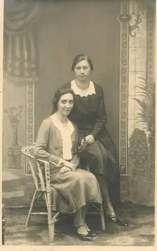 Vintage studio photography atelier photographers anonymous people women photo