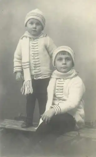 Social History Vintage atelier studio photography photographers anonymous people young boys brothers photo