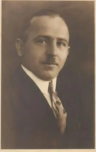 Vintage atelier studio photography anonymous person elegant gentleman fancy moustache 1921 portrait photo