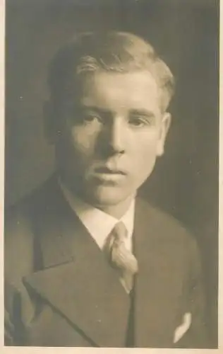 vintage atelier studio photography anonymous person elegant young man portrait