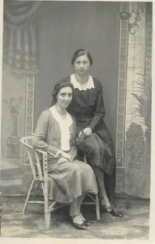 vintage atelier studio photography anonymous person elegant ladies photo portrait