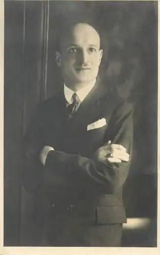 Vintage studio photography atelier anonymous person portrait social history elegant gentleman photo