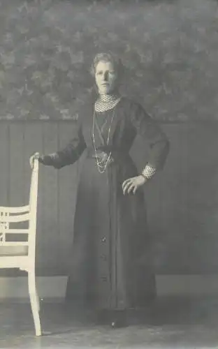 E. Lengerer Vintage studio photography atelier Freundenstadt photographers anonymous person portrait woman photo