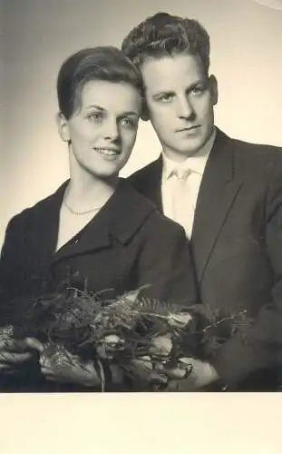 Foto-Atelier Katzler Innsbruck Vintage studio photography anonymous people charming lovers couple real photo portrait