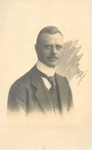 Vintage studio photography atelier photographers elegant gentleman photo portrait