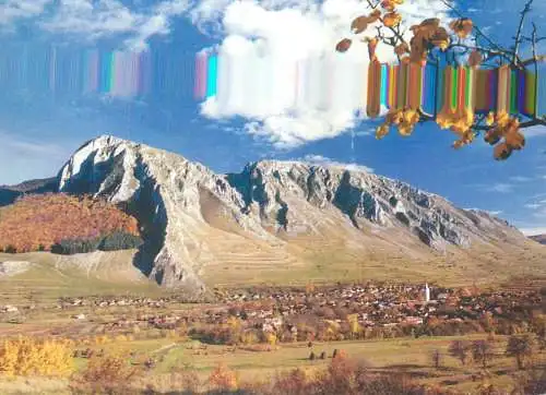 Romania vedere generala Rimetea  cu Piatra Secuiului