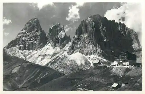Italy Dolomiti Sassolungo Rifugio Maria Flora al Passo Sella