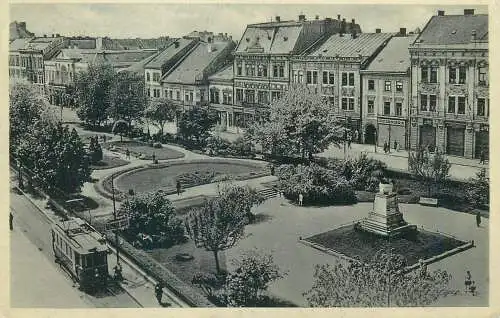 Slovakia Kosice Teil der Hauptgasse mit Park Tram