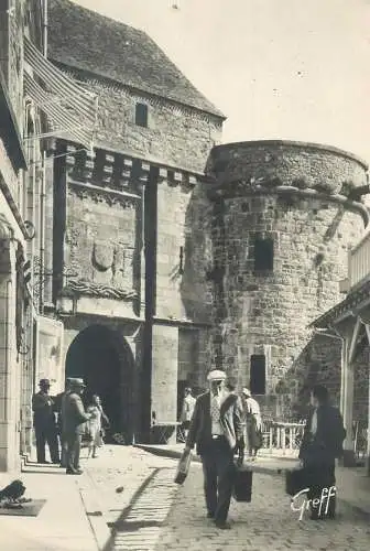 Postcard France Le Mont Saint Michel(Manche) Le Logis du Roy