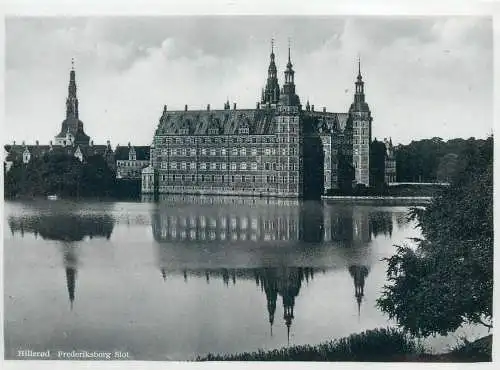 Postcard Denmark Hillerod Frederiksborg Slot