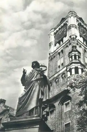 Postcard Poland Torun Nicolaus Copernicus Monument