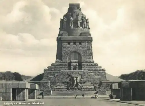 Postcard Volkerschlachtdenkmal Leipzig Germany