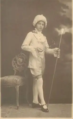Children portraits & scene vintage photography elegant dressed child and hat theater costume masquerade