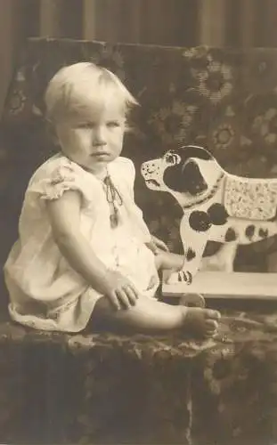 Children portraits & scene vintage photography small child and toy dog 1934