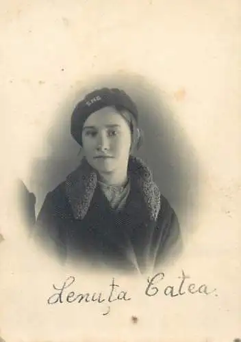 Photo ca. 6 x 9 cm social history Romania girl with hat