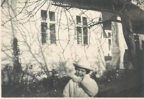 Photo ca. 6 x 9 cm social history child with hat
