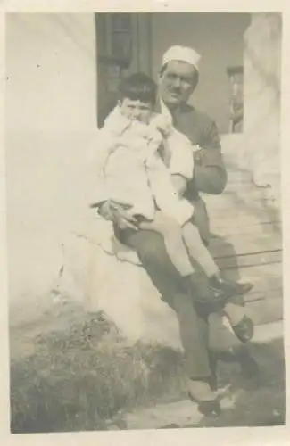 Photo ca. 6 x 9 cm social history father and son