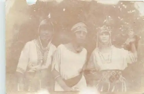 Photo ca. 6 x 9 cm social history traditional costumes women