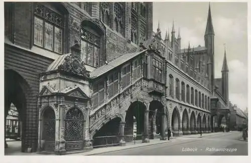 Postcard Germany Lübeck Rathaustreppe