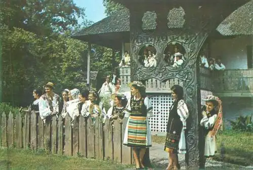 Postcard Romania vedere costume populare muzeul satului Bucuresti