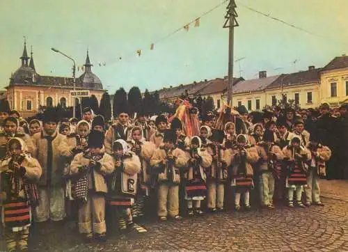 Postcard Romania vedere costume populare colindatori din Sighetul Marmatiei