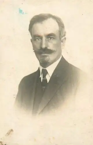 Photo ca. 6 x 9 cm social history elegant moustache man portrait