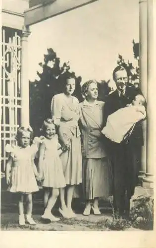 Postcard family group photo parents and children Canada Ottawa spring of 1943