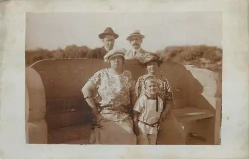 Postcard family group picture parents and children photo