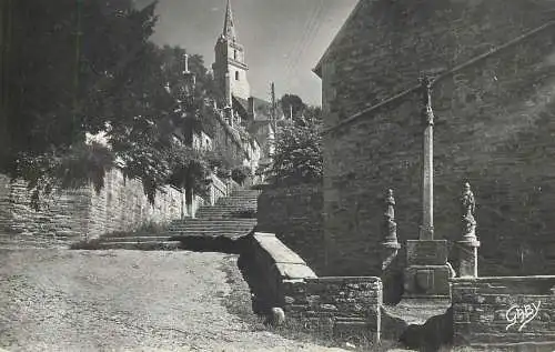 cpsm France Lannion Calvaire et escalier de Brelevenez