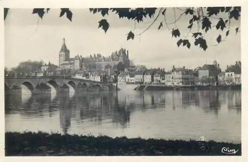 cpsm France Loiret > Gien pont sur le Loire et le chateau