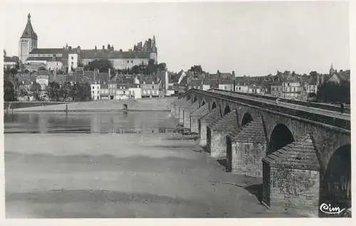 cpsm France Loiret > Gien pont sur le Loire et le chateau