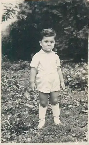 Photo ca. 6 x 9 cm social history small elegant child