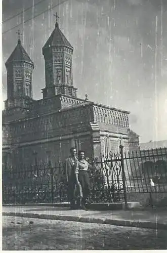 Photo ca. 6 x 9 cm social history couple and church