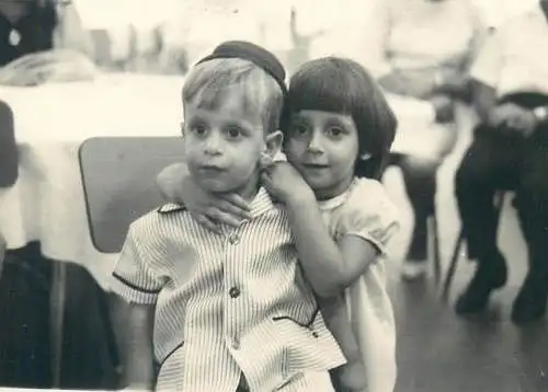 Photo ca. 7 x 10 cm children