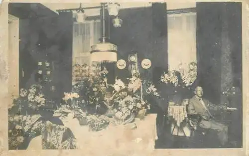 Room interior vintage photo postcard chambre fleurie