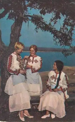Postcard Hungary traditional costume women smile beauty